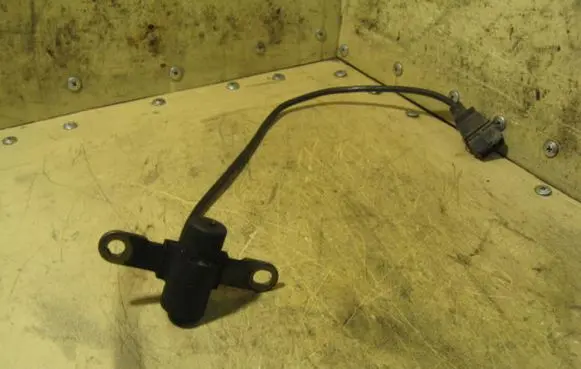 Renault Laguna I Crankshaft speed sensor BOSCH0281002175 7700100650