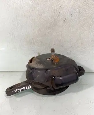 Subaru Outback Engine mount bracket