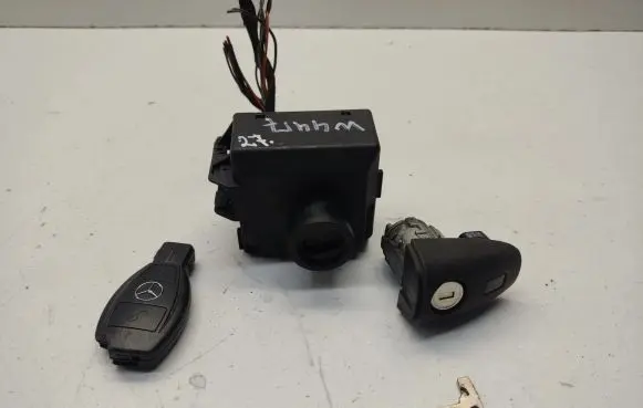Mercedes-Benz Vito Viano W447 Engine ECU kit and lock set A4479004605 A2C53440887