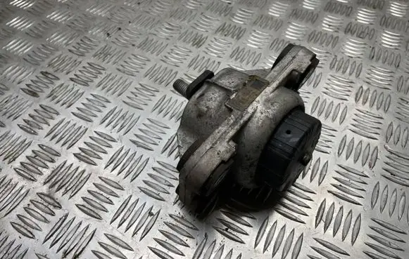 Land Rover Range Rover Sport L494 Engine mount vacuum valve 