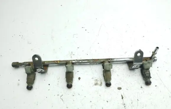 Chrysler PT Cruiser Fuel injector 04669768