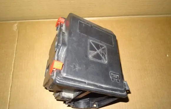 Peugeot Expert Fuse box set 9804681980