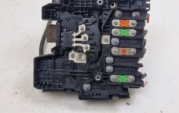Peugeot 308 Battery relay fuse 9675350380 22661F01