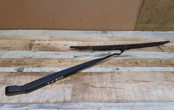 Citroen C3 Pluriel Front wiper blade arm