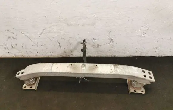 Toyota Corolla Verso E121 Front bumper cross member