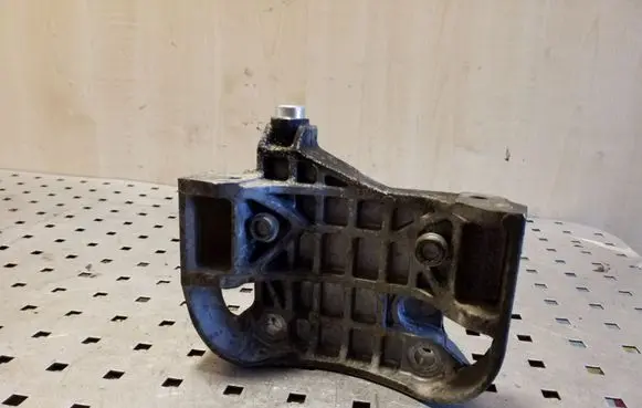 Volkswagen Touareg I Generator/alternator bracket 059903143P