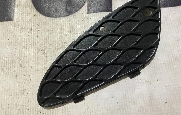 Mercedes-Benz E W211 Front bumper lower grill a2118850353 2118850353
