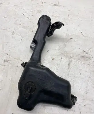 Mercedes-Benz C W204 Windshield washer fluid reservoir/tank A2048601560