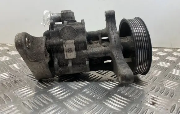 BMW 5 GT F07 Power steering pump 6796491
