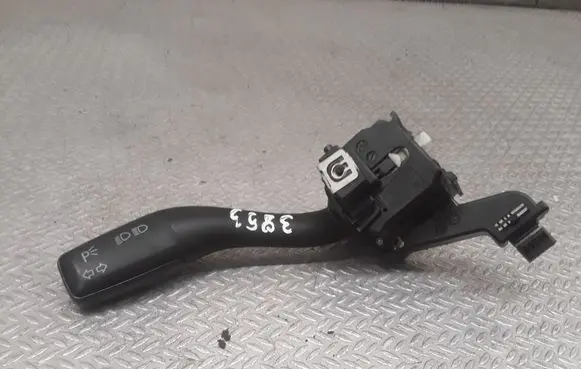 Audi A3 S3 A3 Sportback 8P Indicator stalk 8P0953513A