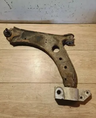 Volkswagen Golf VI Front lower control arm/wishbone