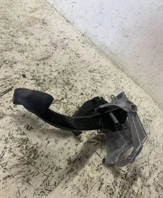 BMW 1 E81 E87 Pedal assembly