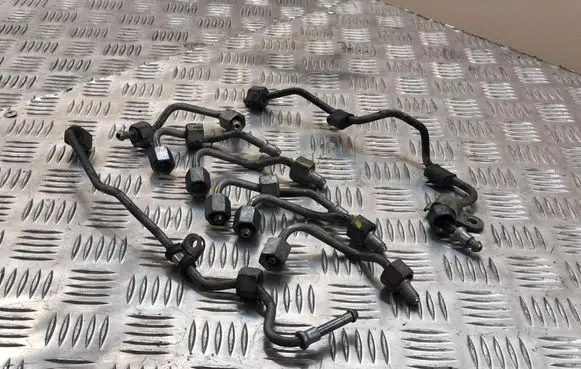 Mercedes-Benz S W221 Fuel injector supply line/pipe 