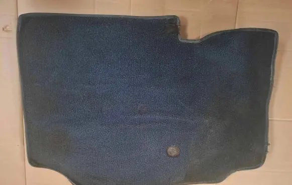 Mercedes-Benz W123 Rear floor mat 