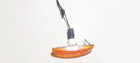 Land Rover Discovery 3 - LR3 Front fender indicator light 5h2213k309a