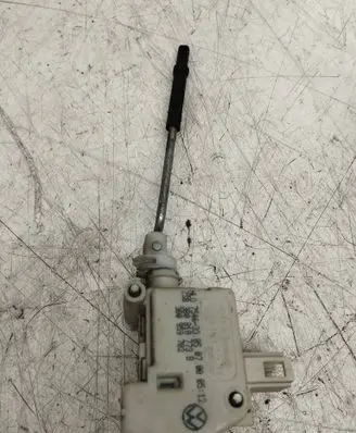 Volkswagen Golf IV Central locking motor 3B0810773B 7546330507