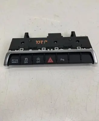 Audi Q3 F3 Hazard light switch 83A925301C