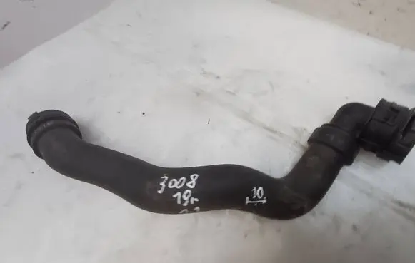 Peugeot 3008 II Engine coolant pipe/hose 