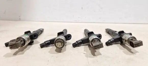 Fuel injectors set