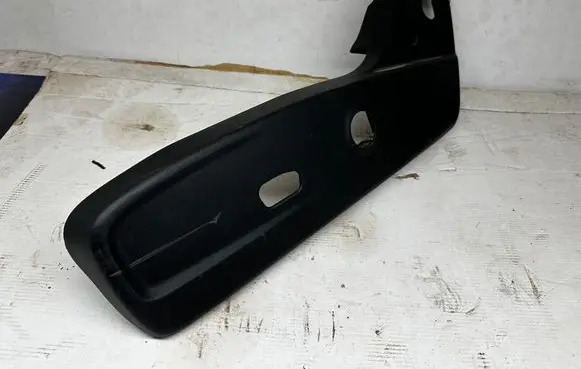 Dodge Challenger Front door seat control surround trim L0239307
