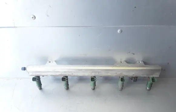 Volvo V70 Fuel injectors set 
