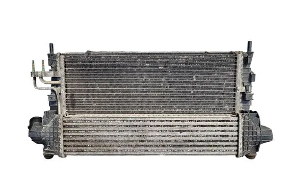 Ford Focus Radiator set 3M5H9L440AE 3M5H8005TK