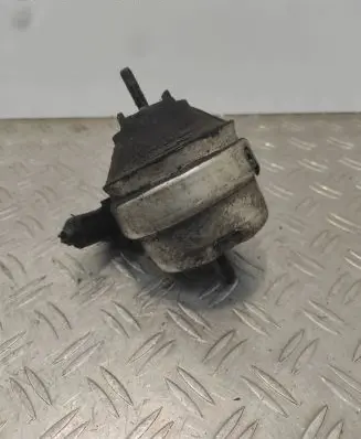 Audi A4 S4 B5 8D Engine mount bracket 4B0199379E