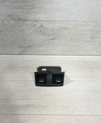 BMW 3 E90 E91 Rear air vent grill 7210639