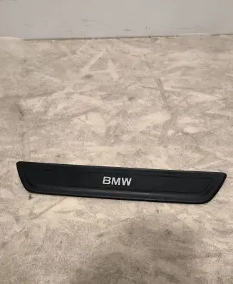 BMW X3 F25 Side skirt front trim 7205597
