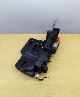 Mercedes-Benz C W204 Fuse module 2045458732 2129021201 2049006301