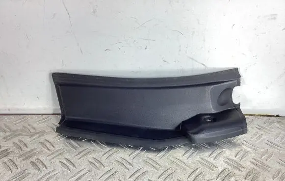 Mercedes-Benz GLE (W166 - C292) Other trunk/boot trim element A1666900264