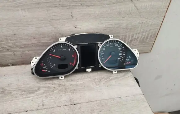 Audi A6 S6 C6 4F Speedometer (instrument cluster) 4F0920900N