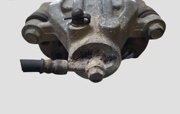 KIA Carens II Rear brake caliper