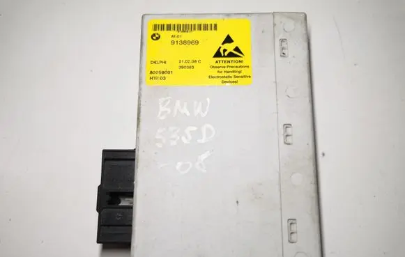 BMW 5 E60 E61 Central console control unit 9138969