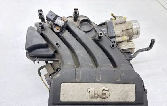 Volkswagen Jetta V Intake manifold 06A133203DL