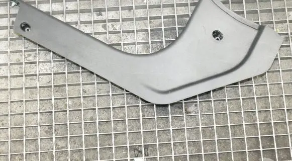 Maserati Ghibli Side skirt rear trim 670019535