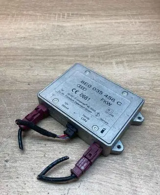 Audi A4 S4 B7 8E 8H Antenna control unit 8E0035456C