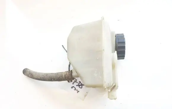 Volvo V70 Brake fluid reservoir 8646006