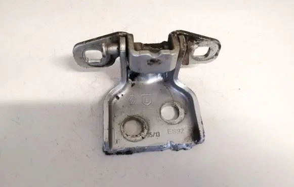 Dacia Sandero Rear door lower hinge