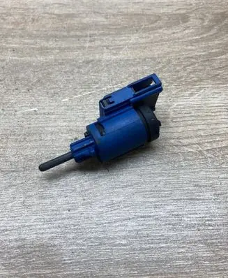 Volkswagen PASSAT B5 Brake pedal sensor switch 1J0927189E