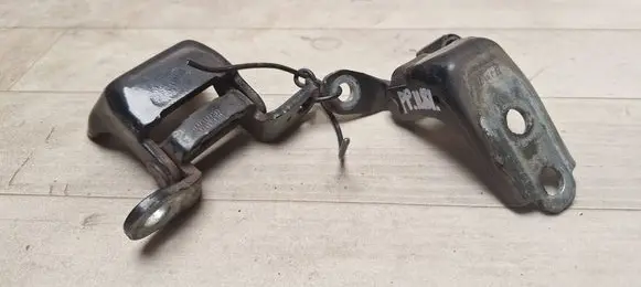 Honda CR-V Front door hinge set 