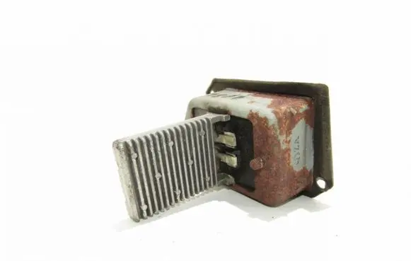 SsangYong Musso Heater blower fan relay Nėra