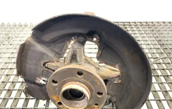 Volvo V70 Front wheel hub spindle knuckle