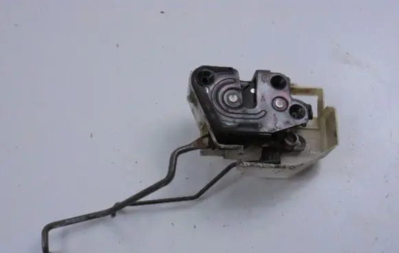Hyundai Sonata Front door lock