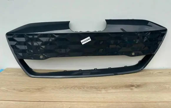 Audi E-tron GT Front bumper upper radiator grill 4J3853653C