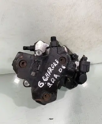 Jeep Grand Cherokee (WK) Fuel injection high pressure pump A6420700201