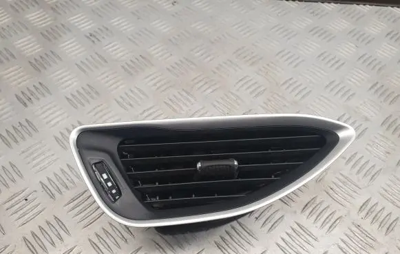 Chrysler Pacifica Dashboard side air vent grill/cover trim 6EC021X9AB 6EC02TRMAB