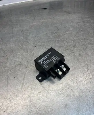 Mercedes-Benz E W212 Other relay A0035422619 V23132A2001X27