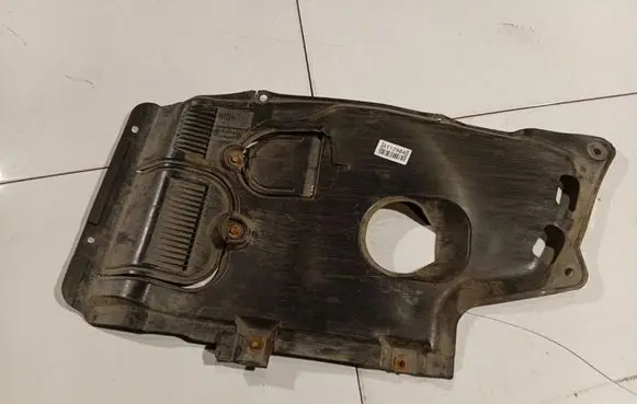 Toyota Corolla Verso AR10 Engine splash shield/under tray 514050F010