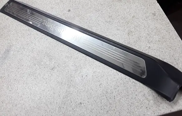 Mercedes-Benz E C207 W207 Front sill trim cover A2076800135 A1646803335 A2076800235